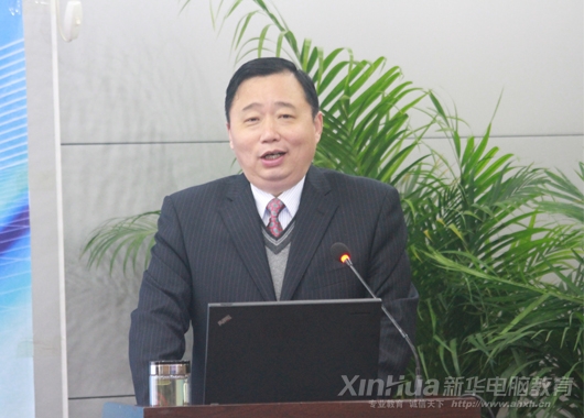 集團就業(yè)部李勇副部長講課